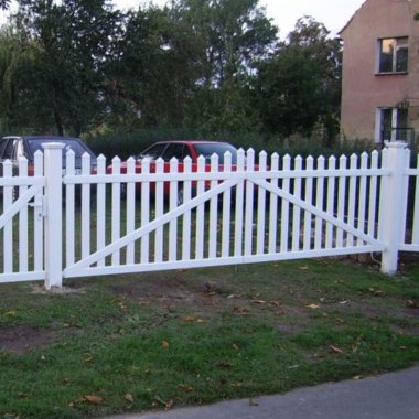 Dobbeltlåger til PVC Skagen hegn med bue ned