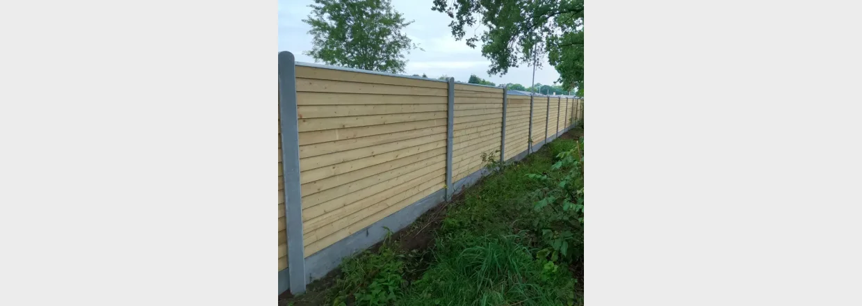 Opstning af betonhegn 