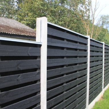 Bræddehegn vandret sortmalet
