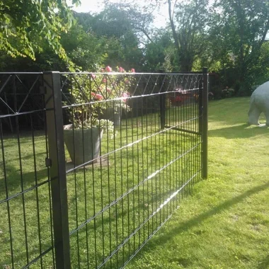 Opstning af panelhegn