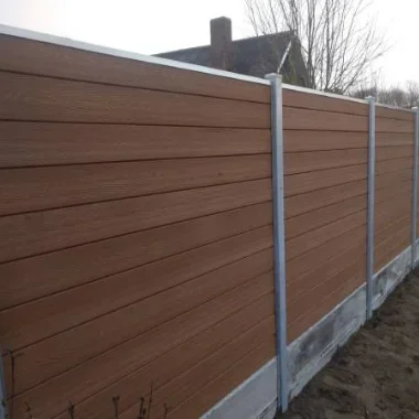 Opstning af vedligeholdelsesfrit hegn