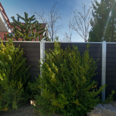 Komposithegn inkl. stolper og tilbehør