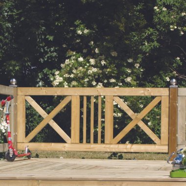 PLUS Slot forhavehegn