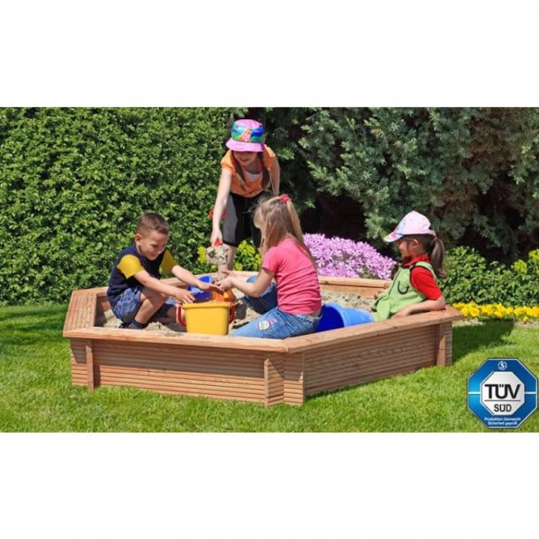 6-kantet sandkasse i lrk : 230 x 30cm inkl. plastafdkning