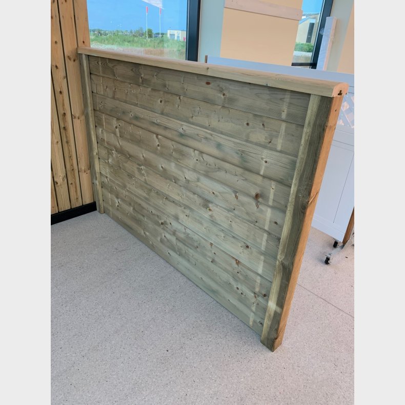 Grnt trykimprgneret systemhegn med systemstolper - Guldklasse