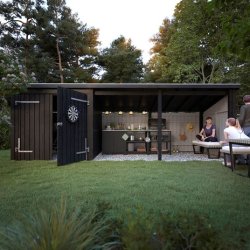 Guldklasse: Nordic Multihus 3-moduler med dobbeltdr og ben front i ubehandlet tr p 14m2