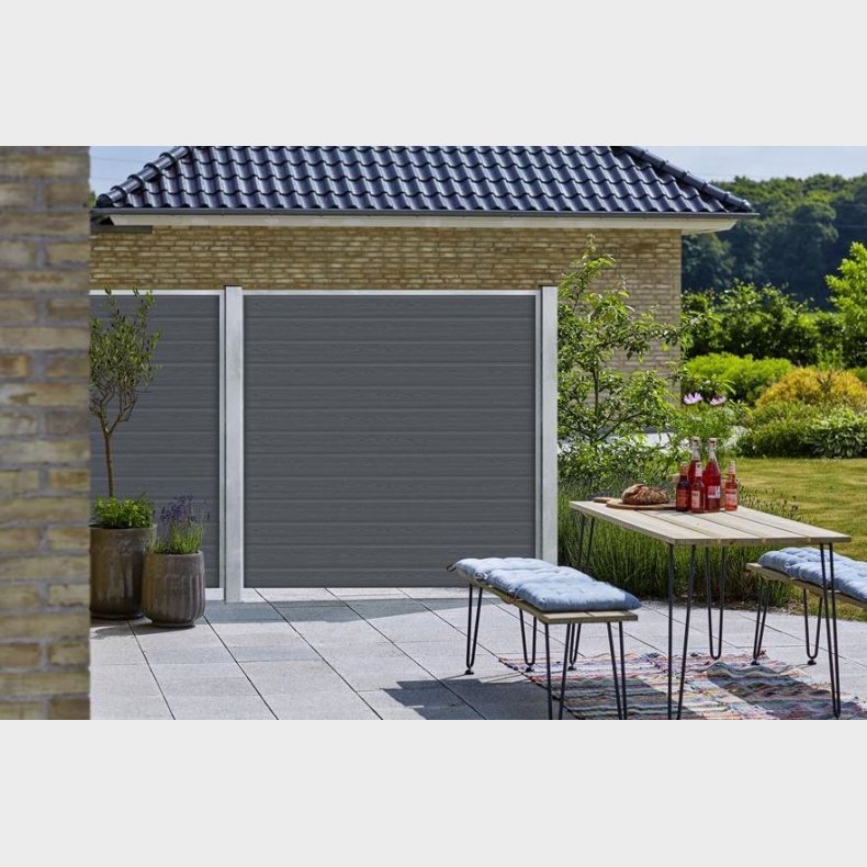 PLUS Artura komposithegn med galvaniserede stlstolper - Slvklasse