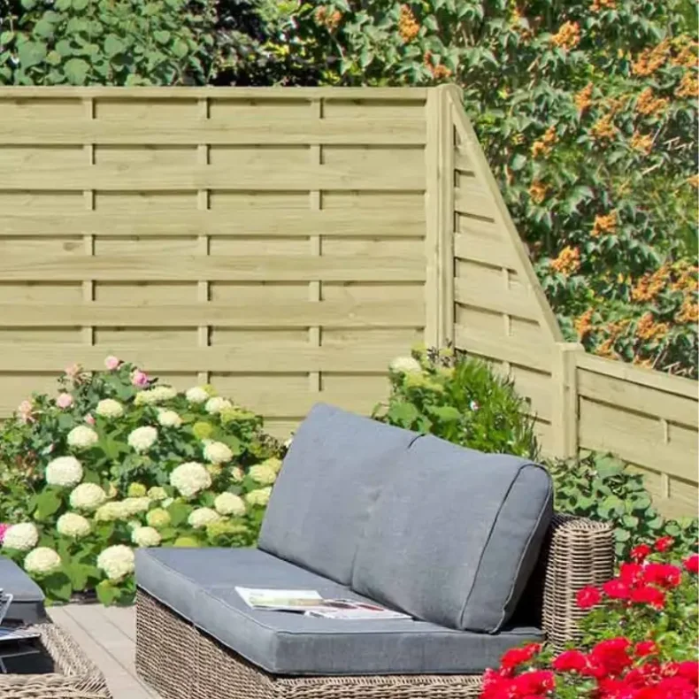 Kraftig lukket lamelhegn  90x180/90cm (BxH) - model Toftlund