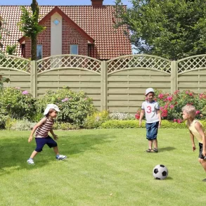 Kiel lamelhegn 180x180/160xm med bue opad  klassisk design i solid kvalitet