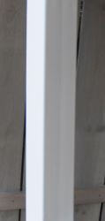 Omlimet stolpe med spids ende og hvidmalet 2 gange 7x7x210cm