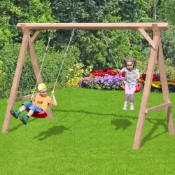 Gyngestativ “Noa” i lærketræ med 2 gynger – naturlig styrke og klassisk leg