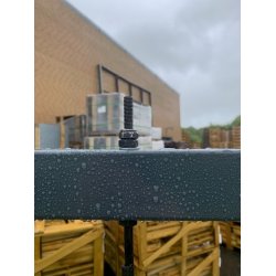 Gyngestativ i stl med to gynger og klatrestige  holdbart, moderne og pladsbesparende