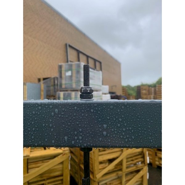 Gyngestativ i stl med 2 gynger og klatrestige  solid kvalitet i stilrent design