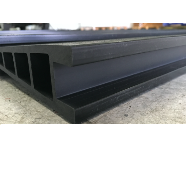 Platinklasse: Korfu komposithegn med betonbundplade, galv stlstolper og tilbehr