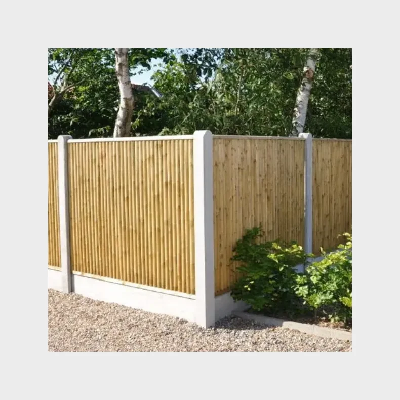 Lodret raftehegn med betonstolper og betonbundplade - Guldklasse