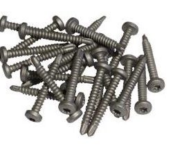 Skruer til montage af hegn p galvaniseret stlstolpe (24stk)