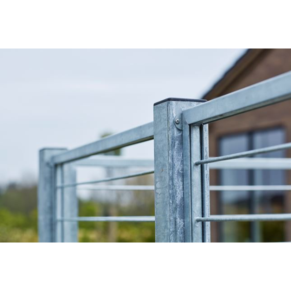 Galvaniseret stlstolpe med fod 8x8x96cm BxLxH