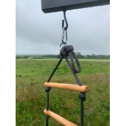 Gyngestativ i stl med to gynger og klatrestige  holdbart, moderne og pladsbesparende