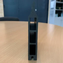 Slvklasse: Alaska komposithegn med stlbundplade galvaniserede stlstolper og tilbehr