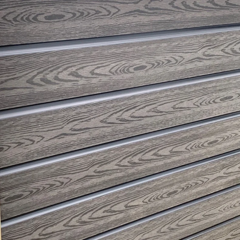 Alaska komposithegn med stlbundplade og galvaniserede stlstolper - Slvklasse