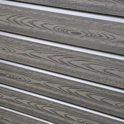 Slvklasse: Alaska komposithegn med stlbundplade galvaniserede stlstolper og tilbehr