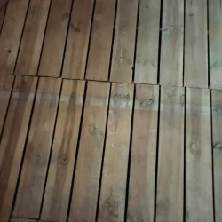 Legehus Ella med terrasse, kbmandsdisk og bnk  et hyggeligt samlingspunkt i haven 1,54m2 + 1,39m2