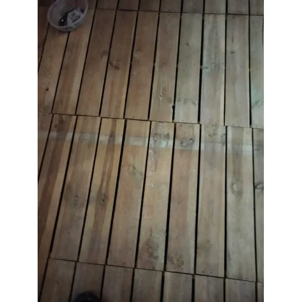 Legehus Ella  trlegehus med terrasse, bnk og kbmandsdisk