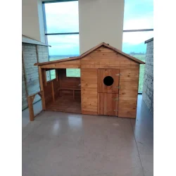 Legehus Ella  trlegehus med terrasse, bnk og kbmandsdisk