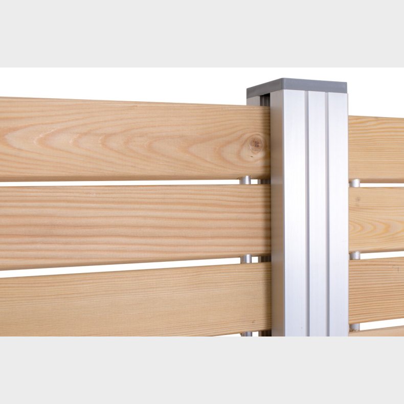 Rhombeprofil systemhegn med alustolper - Guldklasse