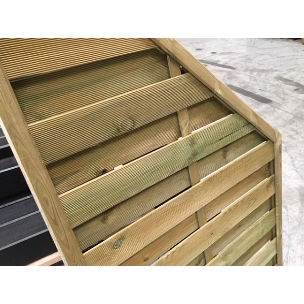 Kraftig lukket lamelhegn model Toftlund 90x180/90cm (BxH)