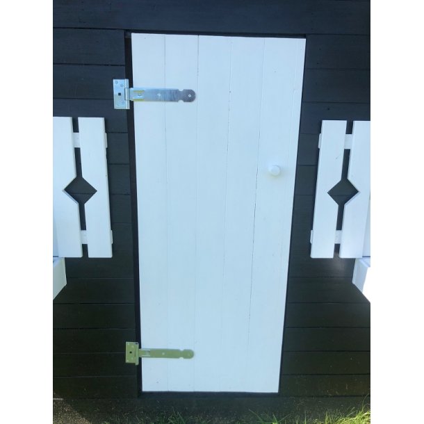 Anna legehus med hems  et rummeligt trlegehus i to etager