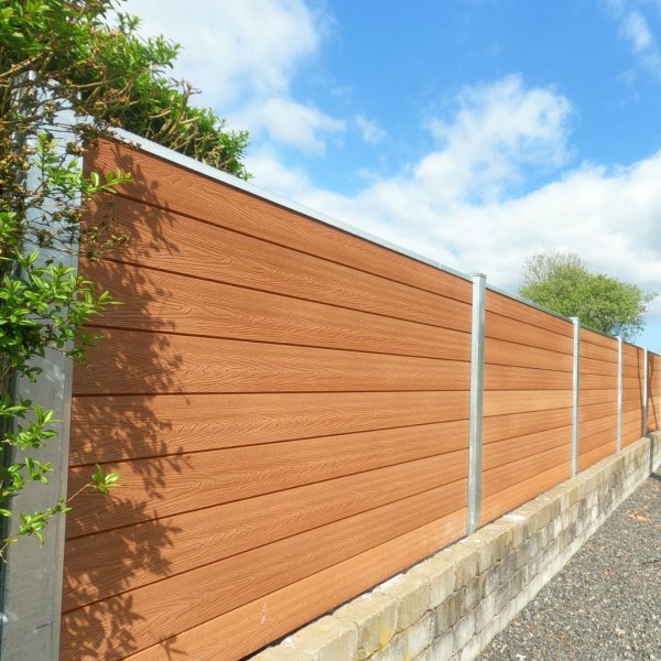 Nice komposithegn med stlstolper - Guldklasse