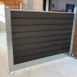 Guldklasse: Nice komposithegn med stlbundplade, galvaniserede stlstolper og tilbehr