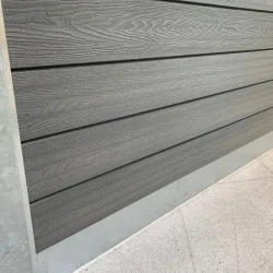 Guldklasse: Nice komposithegn med stlbundplade, galvaniserede stlstolper og tilbehr