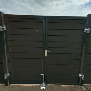 Nice pulverlakeret sort dobbeltl�ge inkl. stolper 197x90cm (BxH)