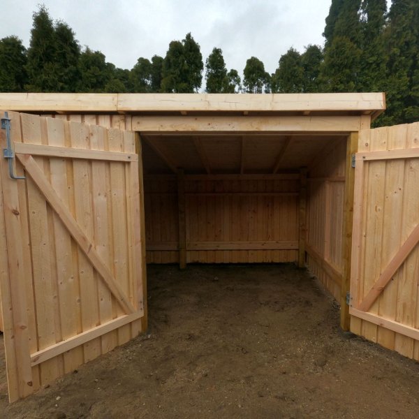 Guldklasse: Nordic Multihus 2-moduler med dobbeltdr og lukket front i ubehandlet tr p 9,5m2