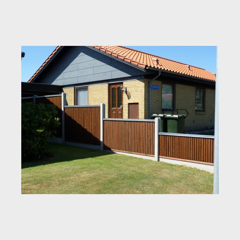 Lodret raftehegn i teakmalet trykimprgneret fyr  189x90cm (120cm over jord)