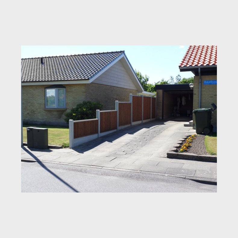 Lodret raftehegn i teakmalet trykimprgneret fyr  189x90cm (120cm over jord)