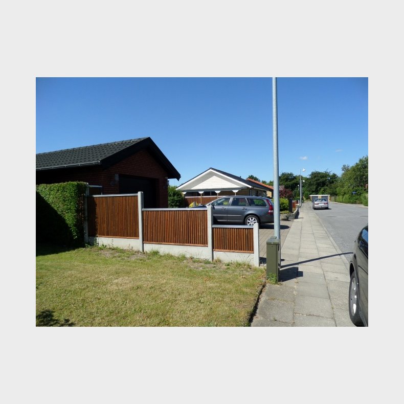 Lodret raftehegn i teakmalet trykimprgneret fyr  189x90cm (120cm over jord)