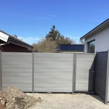 Samos komposithegn med alu stolper i antracit - S�lvklasse
