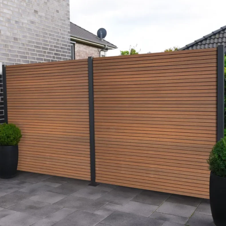 Samos komposithegn med alu stolper i antracit - Slvklasse