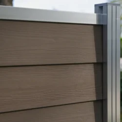 Stockholm komposithegn med aluminiumsstolper - Slvklasse