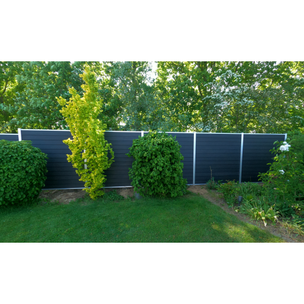 Stockholm komposithegn med aluminiumsstolper - Slvklasse