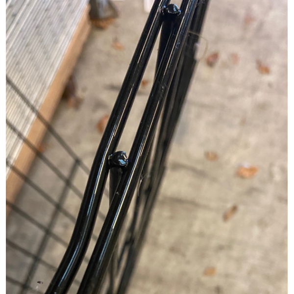 B�jet/skadet Tisvilde panelhegn 200x95 cm � sort dekorhegn med elegant design Lagersalg