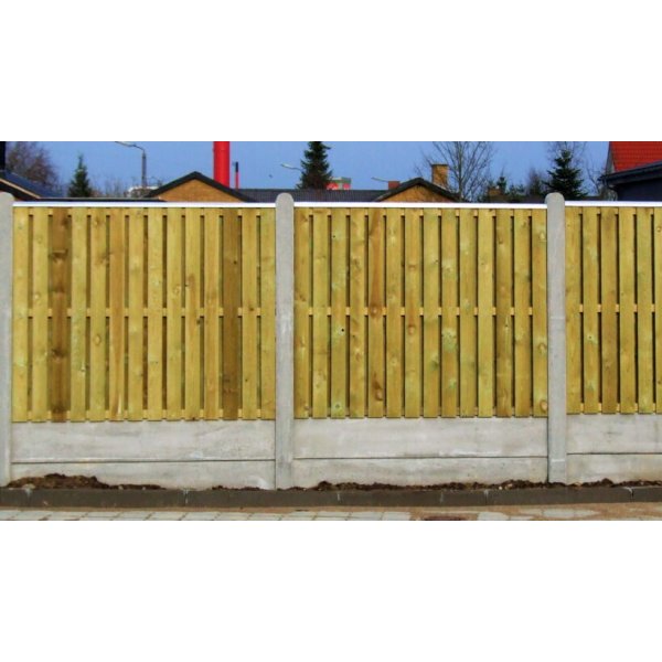 Guldklasse: Lodret brddehegn inkl. betonstolper, betonbundplade og tilbehr