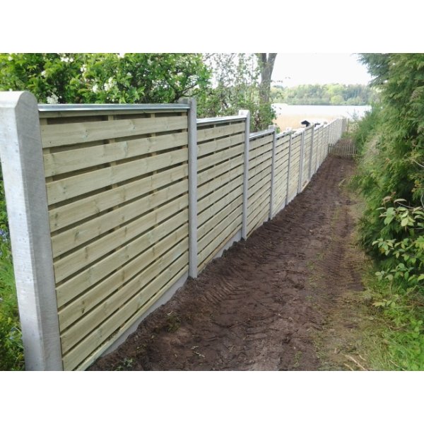 Guldklasse: Vandret brddehegn inkl. betonstolper, betonbundplade og tilbehr