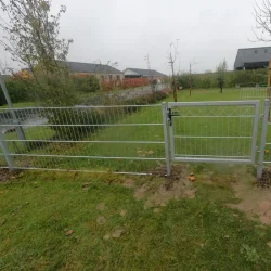 2D Panelhegn Viby inkl. metalstolper og tilbehr - Slvklasse