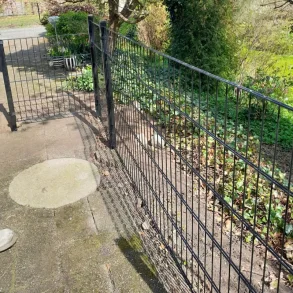 Viby 2D panelhegn 250x120 cm  elegant og holdbart hegn i sort