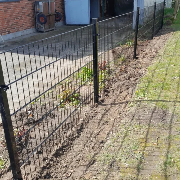 2D Panelhegn Viby inkl. metalstolper og tilbehr - Slvklasse