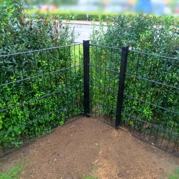 Viby 2D panelhegn 250x95 cm  robust og stilrent hegn i sort